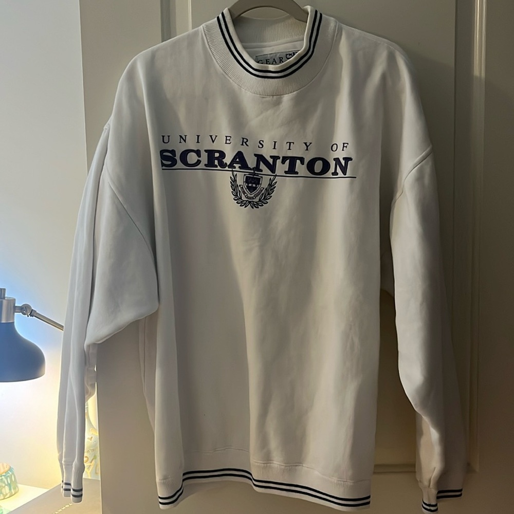 UNIVERSITY OF SCRANTON HOODIE THRIFTED